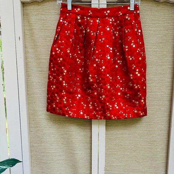 Lauren Moffatt Anthropologie Red and Gold Dot Mini Skirt Pleated Pockets Size 4 - Picture 2 of 6
